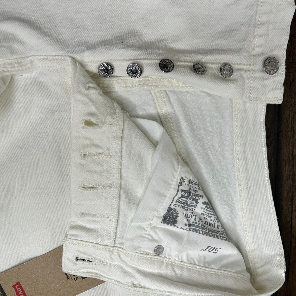 New Levi's 501 high rise white shorts - Picture 9 of 10